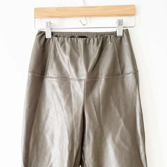 𝅺aritzia Wilfred Daria Vegan legging - Picture 9 of 12